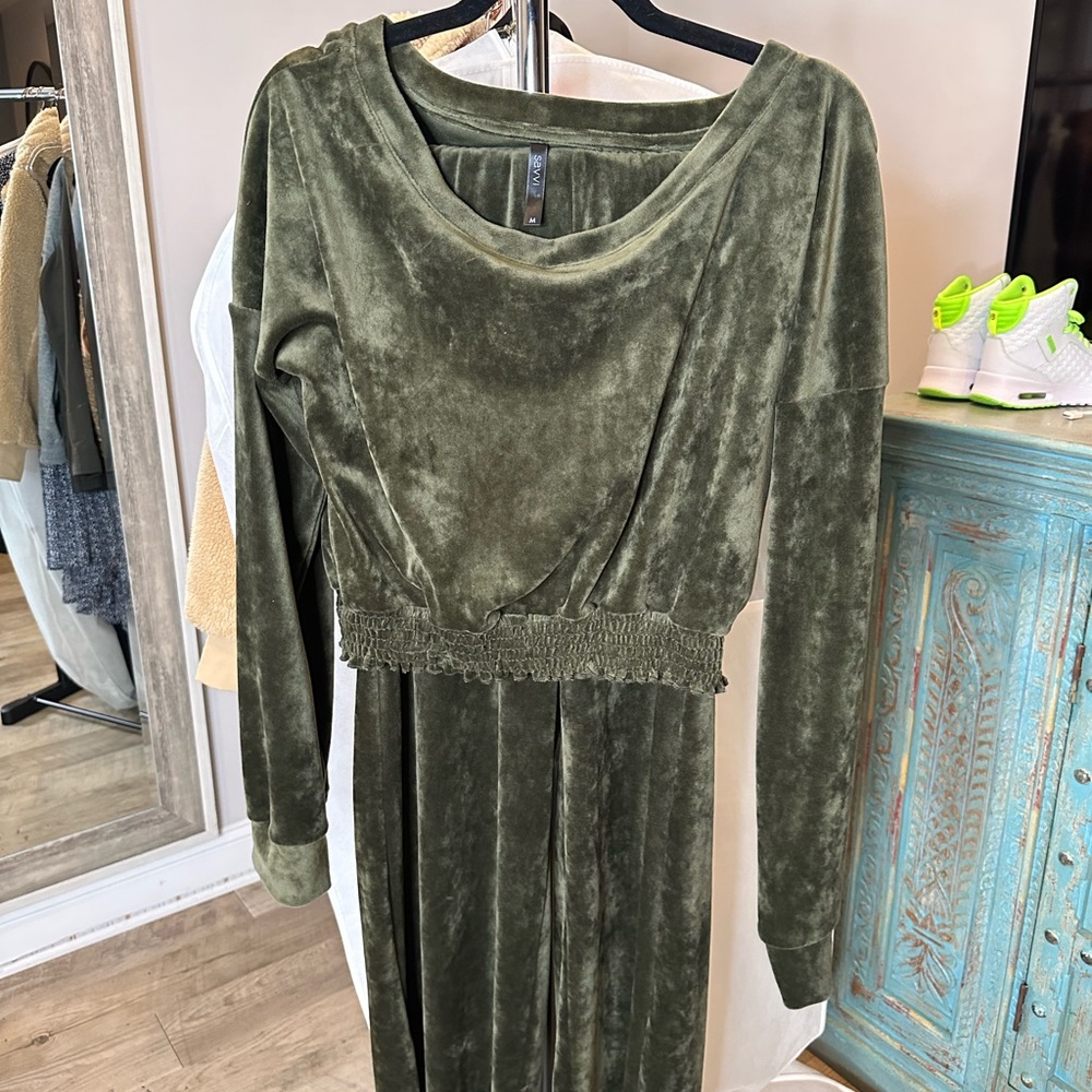 Savvi Natasha Velour Top AND Bottom - Size M